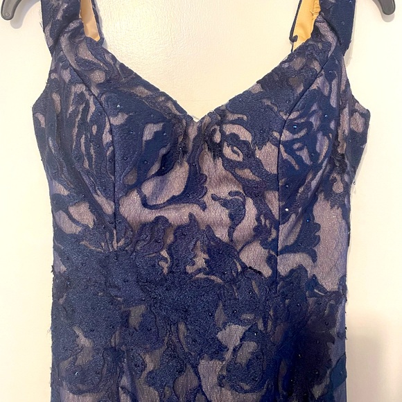 MGNY Mother of the Bride/Prom/Evening Gown Navy Blue size 6 Worn Once - Picture 4 of 4